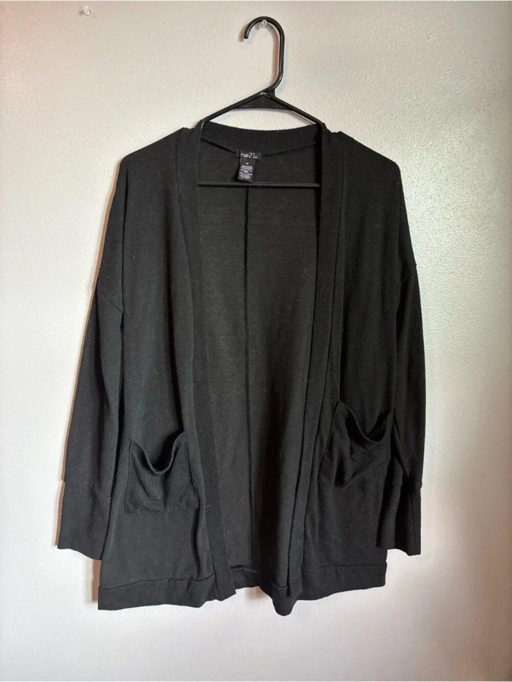 Report Women’s Black Cardigan size medium